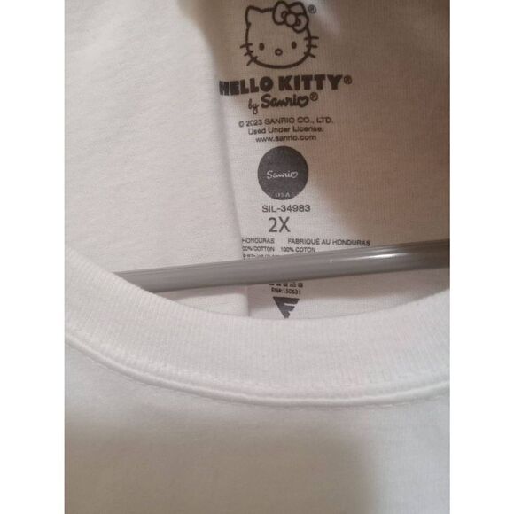 2x Hello Kitty tee - Picture 2 of 2